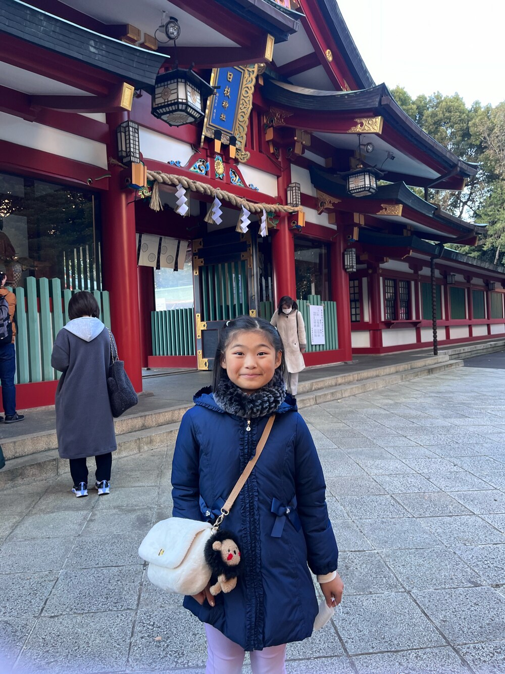 「日枝神社、小学生、ダウンコート、GU、ニット、UGGムートン、UGG」｜「mezzo pianoのアイテム（ダウンジャケット/コート、ブルー系）」を使った、springbluespringさん（キッズ・134cm）の冬コーディネートの2枚目の写真