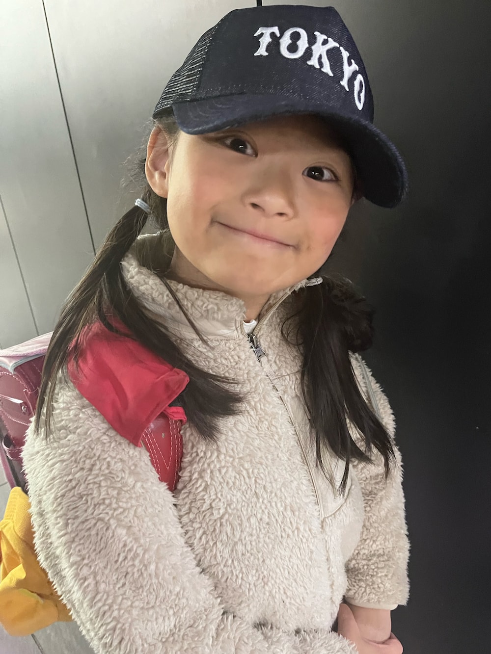 「ジャイアンツ、ボアジャケット、Mezzo Piano、ワンピース、新星WEARISTAにエントリー、UGGムートン、小学生」｜「ジャイアンツのアイテム（キャップ、ブラック系）」を使った、springbluespringさん（キッズ・134cm）の冬コーディネートの3枚目の写真