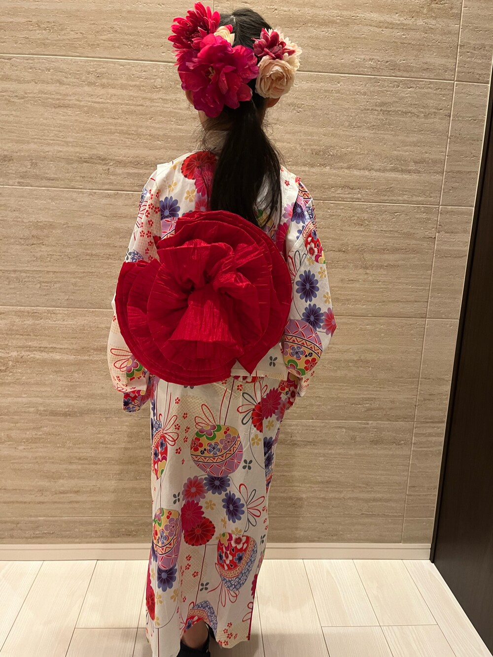 「浴衣、小学生、髪飾り、花型帯」｜「インターネット通販のアイテム（浴衣、ホワイト系）」を使った、springbluespringさん（キッズ・130cm）の春コーディネートの4枚目の写真