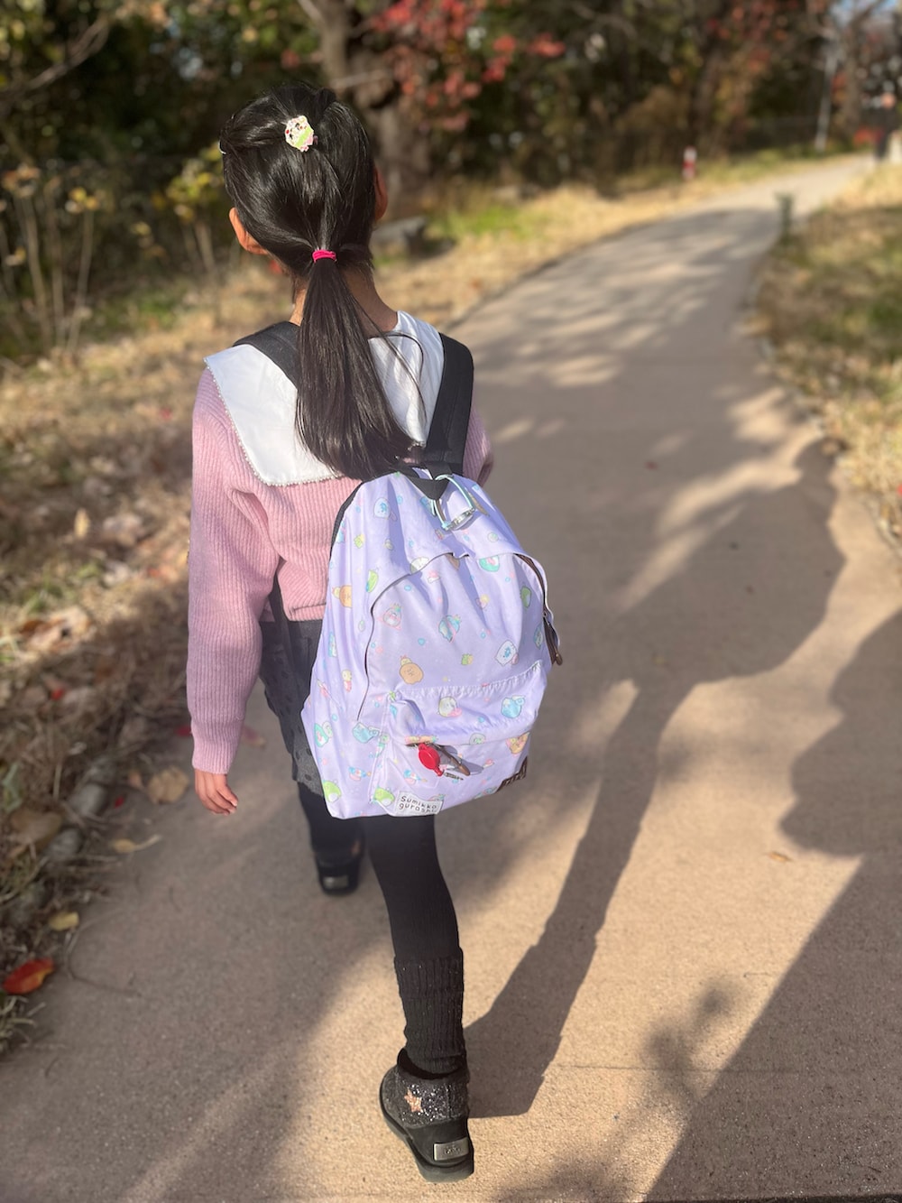 「UGGムートン、ムートンブーツ、冬のコーデ、ビックカラー、カーディガン、ショートパンツ、レッグウォーマー、小学生、スヌード」｜「ママののアイテム（その他小物、その他）」を使った、springbluespringさん（キッズ・134cm）の冬コーディネートの4枚目の写真