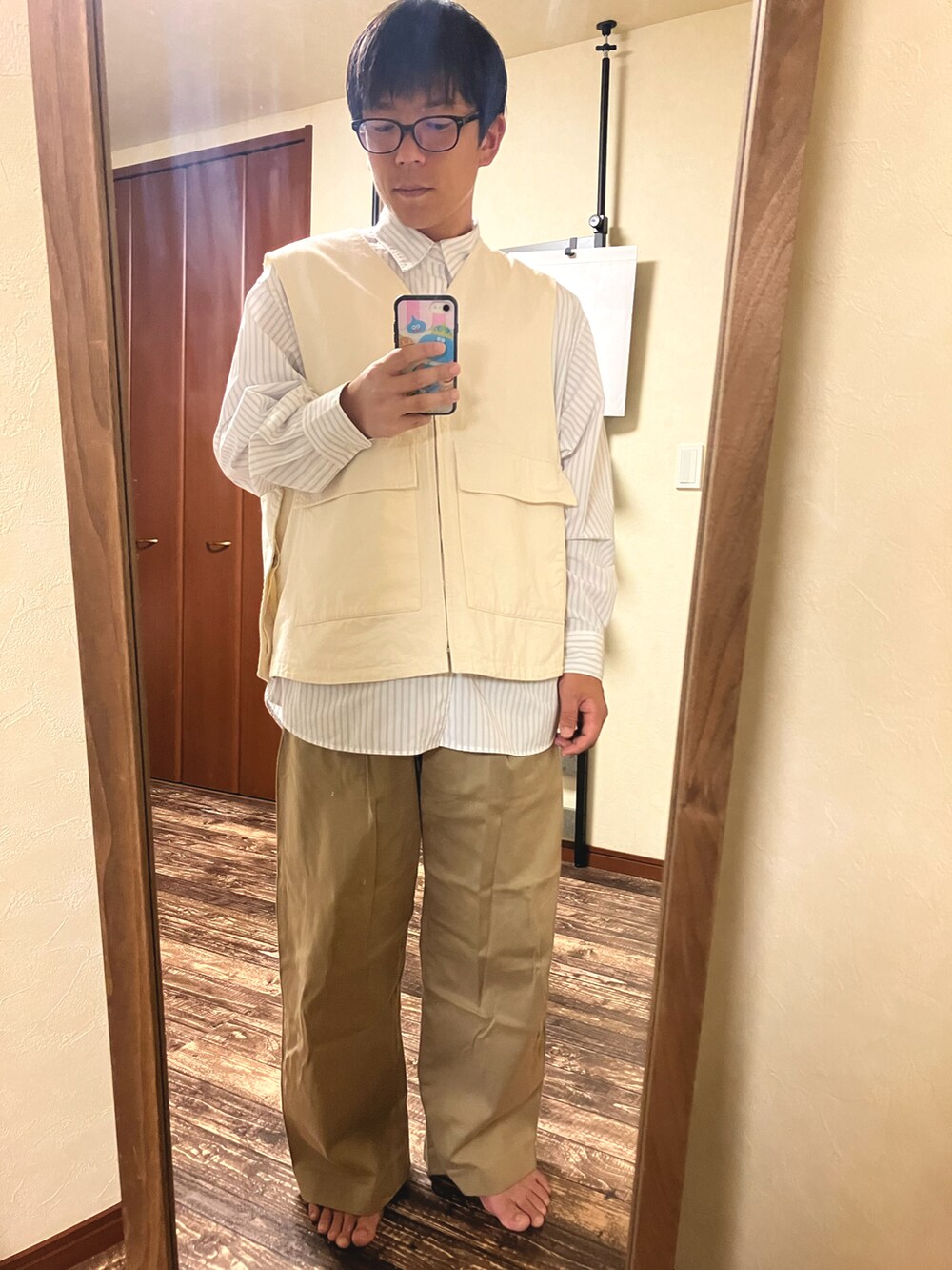 「WYM LIDNMのHARD GABA LOOSE FIT TROUSERS（その他パンツ、ベージュ系）」を使った、理系おっ3さん（メンズ・169cm）の秋コーディネートの2枚目の写真