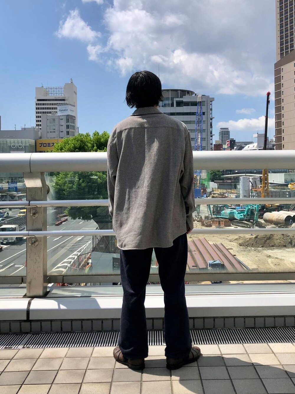 その他のシャツ/ブラウスを着用したメンズの秋コーディネートの4枚目の写真
