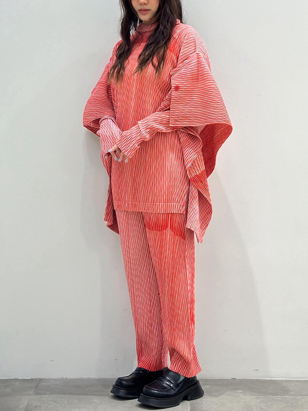 HOMME PLISSE ISSEY MIYAKEのパンツ（ピンク系）を使った人気