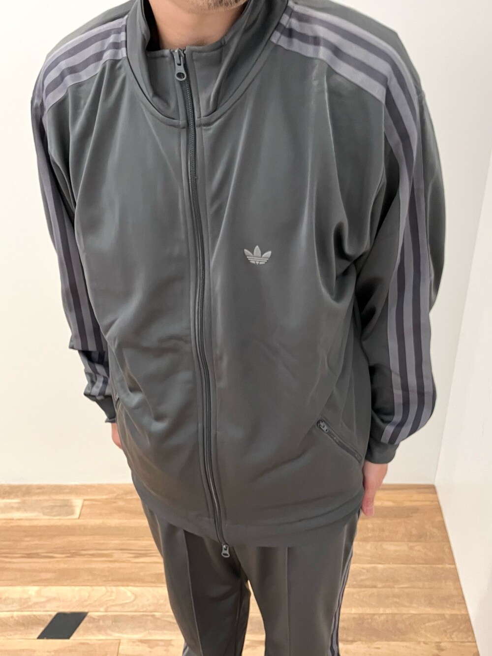 OK(アディダス オリジナルスショップ ダイバーシティ東京 プラザ