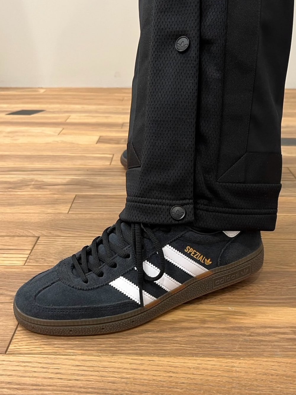 新品 Msize アディダス スペツィアル トラックパンツ adidas ハンドボール スペツィアル / Handball Spezial、プレミアム