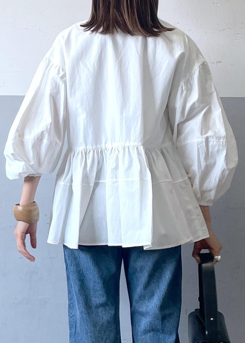 「Levi's、リーバイス、BIOTOP、ビオトープ、HEARMYNAME、ヒアマイネーム、初春コーデ、春コーデ、お出かけコーデ、旅行コーデ、大人カジュアル、パンツスタイル、ADAM ET ROPÉ、ナチュラル、イエベ秋」|「ADAM ET ROPE'のボックスミニショルダーバッグ(ハンドバッグ、ブラック系)」を使った、KIKUCHIさん(レディース・167cm)の春コーディネートの7枚目の写真