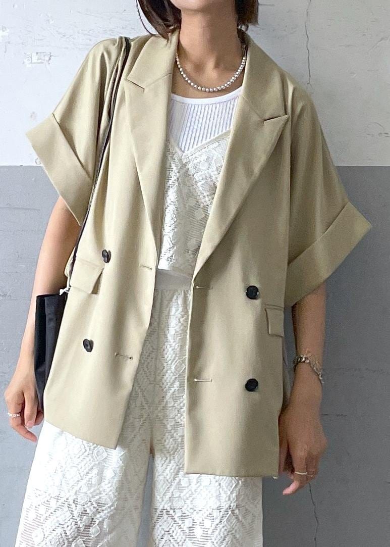 「TanC TOKYO、タンクトウキョウ、ベージュ、ジャケット、半袖、オーバーサイズ、ドロップショルダー、ホワイト、ワイド、レース、総レース、透かし編み、夏コーデ、初秋コーデ、大人カジュアル」|「ADAM ET ROPE'のボリュームパテッドスポサン(サンダル、ブラック系)」を使った、KIKUCHIさん(レディース・167cm)の夏コーディネートの5枚目の写真