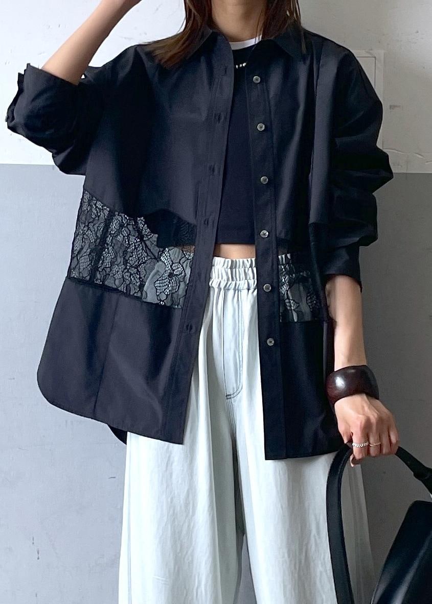 「初夏コーデ、ADAM ET ROPÉ、ナチュラル、イエベ秋、混合、高身長、トップス、シャツ/ブラウス、パンツ、デニムパンツ、バッグ、ハンドバッグ、シューズ、サンダル、GAA05110」|「ADAM ET ROPE'のボックスミニショルダーバッグ(ハンドバッグ、ブラック系)」を使った、KIKUCHIさん(レディース・167cm)の春コーディネートの4枚目の写真