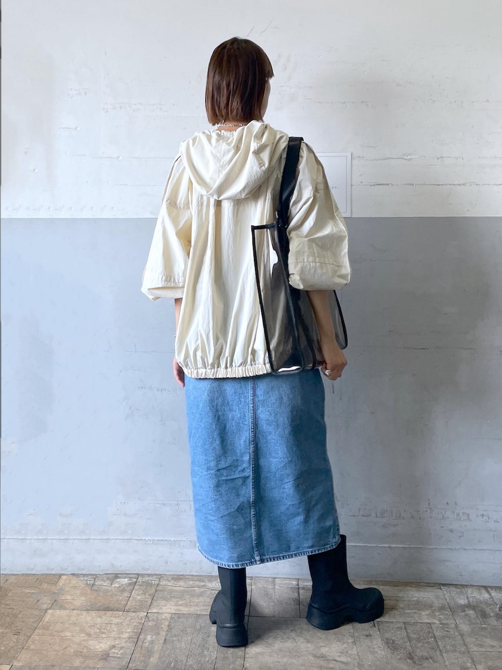 「KNOWHOW jewelry、ノウハウジュエリー、イヤーカフ、チェーンネックレス、TanC TOKYO、タンクトウキョウ、タンクトップ、リブ、ブーツ、レインブーツ、レインパーカー、rolla’s、ローラスデニム、デニムスカート、24SS夏の新作」|「ADAM ET ROPE'のコネクトチェーンネックレス(ネックレス、シルバー系)」を使った、KIKUCHIさん(レディース・167cm)の夏コーディネートの3枚目の写真
