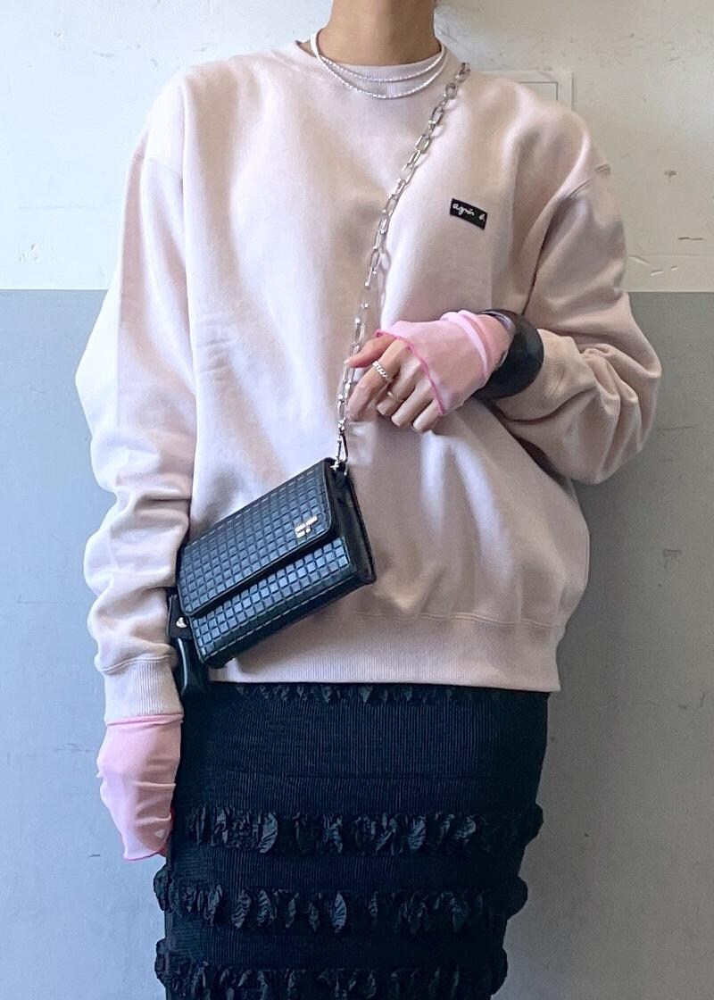 「24SS春の新作、インナー、adidas、アディダス、プリーツ、マドレーヌプリーツ、SUPERSTAR、アニエスベー、agnes b、ピンク、タイトスカート、タイト、ブラック、ショルダーバッグ、チェーンバッグ」｜「ADAM ET ROPE'の【セットアップ対応】マドレーヌプリーツスカート（スカート、ブラック系）」を使った、KIKUCHIさん（レディース・167cm）の冬コーディネートの5枚目の写真