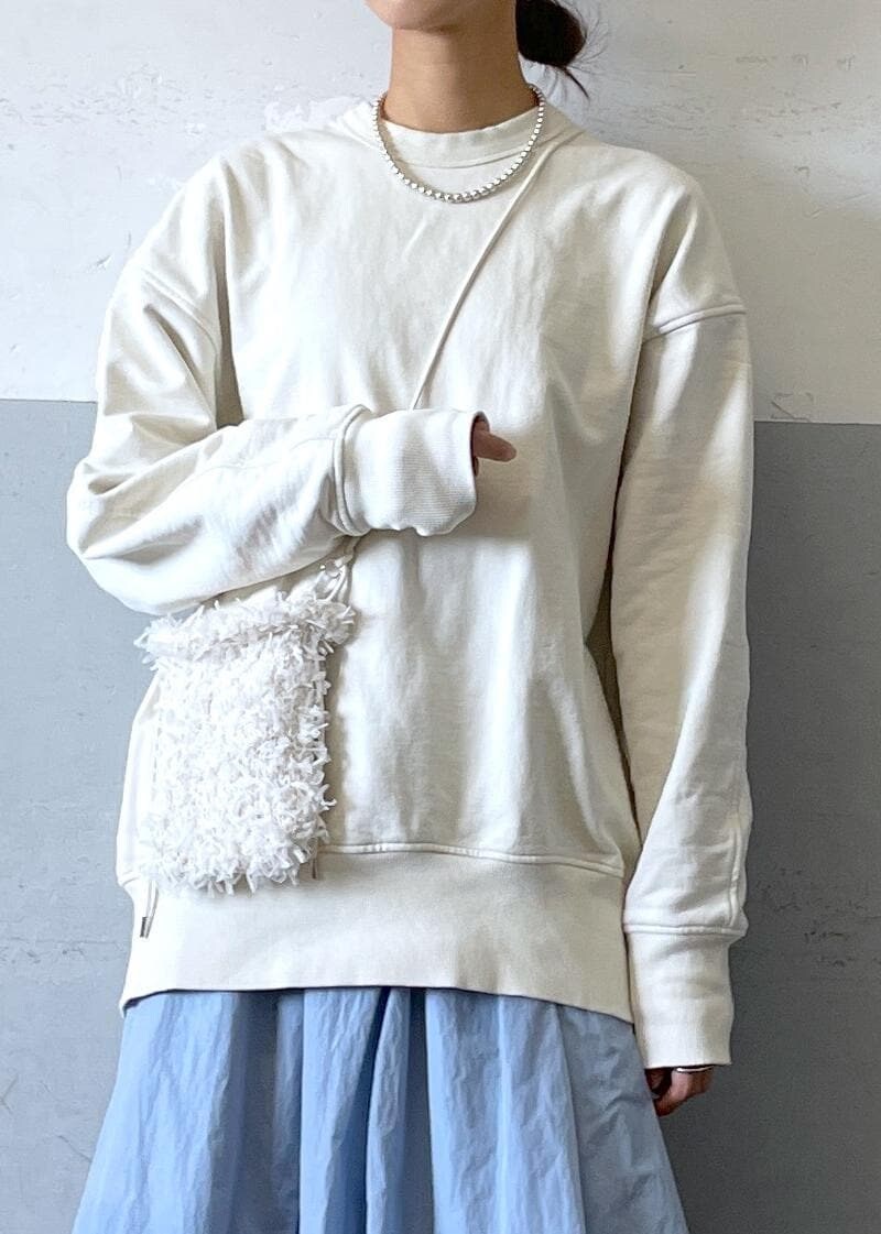 「ショルダーバッグ、ロングブーツ、チュニック丈、フレアスカート、ADAM ET ROPÉ、FEMME、高身長、骨格ナチュラル、イエベ、きれいめカジュアル、大人カジュアル、秋、春コーデ、秋コーデ、冬コーデ」｜「ADAM ET ROPE'のナロースクエアトゥロングブーツ（ブーツ、ブラック系）」を使った、KIKUCHIさん（レディース・167cm）の秋コーディネートの5枚目の写真