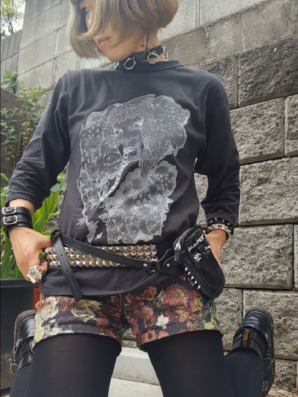 「Tシャツ、コラボ、punk、パンク、rock、ロック」｜「SoLzOn✖RIEKOのアイテム（Tシャツ/カットソー、ブラック系）」を使った、リィコさん（レディース・160cm）の夏コーディネートの2枚目の写真