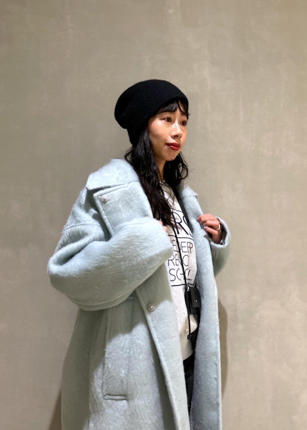 「ADAM ET ROPÉ、FEMME、高身長、骨格ウェーブ、ブルべ、カジュアル、大人カジュアル、モード、秋、冬、秋コーデ、冬コーデ、秋ファッション、冬ファッション、23AW秋の新作」｜「ADAM ET ROPE'のナロースクエアトゥロングブーツ（ブーツ、ブラック系）」を使った、adamosariさん（レディース・165cm）の秋コーディネートの8枚目の写真