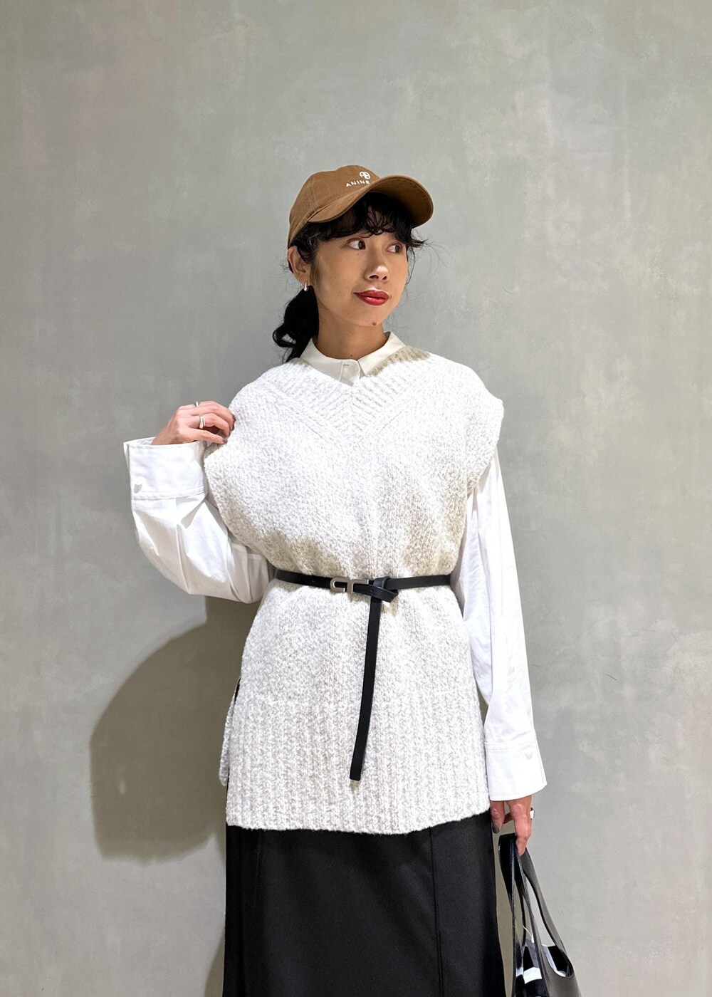 「ADAM ET ROPÉ、FEMME、高身長、骨格ウェーブ、ブルべ」|「ADAM ET ROPE'のサンドステッチローウエストスカート(スカート、ブラック系)」を使った、adamosariさん(レディース・165cm)の秋コーディネートの5枚目の写真