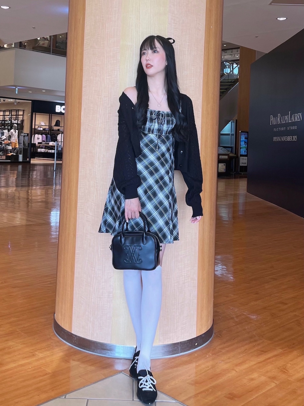 「チェック、チェック柄、チェック柄に恋してる、チェックワンピース、キャミワンピース、キャミワンピ、韓国ファッション、韓国系、カーディガン、カーディガンコーデ、トレンド、ootd、INGNI、INGNIコーデ、高身長女子」｜「INGNIのチェック柄ミニキャミワンピース（ワンピース、ブラック系）」を使った、のんさん（骨格ウェーブ・レディース・164cm）の夏コーディネートの2枚目の写真