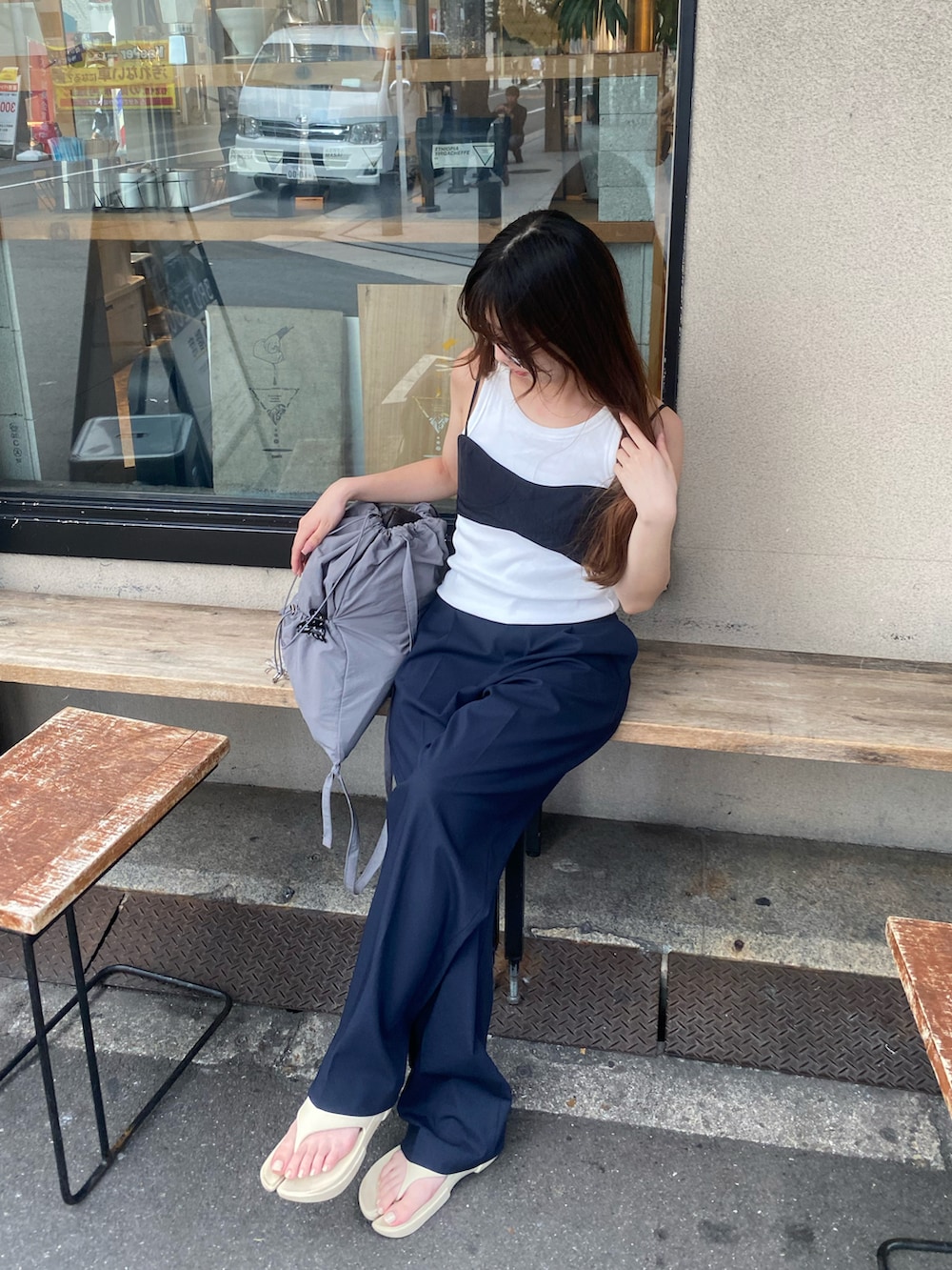 「アツいコーデ全部見せ、お出かけコーデ、シンプルスタイル、オトナカジュアル、低身長女子、レイヤード、スラックス、ユニクロコーデ、ユニクロ、アメスリ」｜「UNIQLOのアイテム（キャミソール、ホワイト系）」を使った、Rさん（骨格ウェーブ・レディース・153cm）の夏コーディネートの2枚目の写真