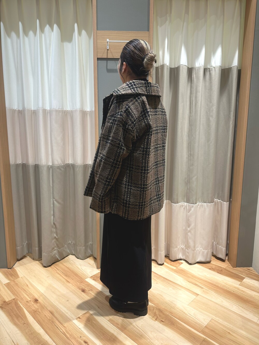 「冬、冬コーデ、低身長コーデ、大人コーデ、おでかけコーデ、大人女子、オトナカジュアル、低身長女子、155cm、骨格ストレート、おしゃれさんと繋がりたい、Samansa Mos2 blue、サマンサモスモスブルー」｜「Samansa Mos2 blueの【ふっくらクッション】厚底ローファー（ドレスシューズ、ブラック系）」を使った、るぴさん（レディース・155cm）の冬コーディネートの2枚目の写真