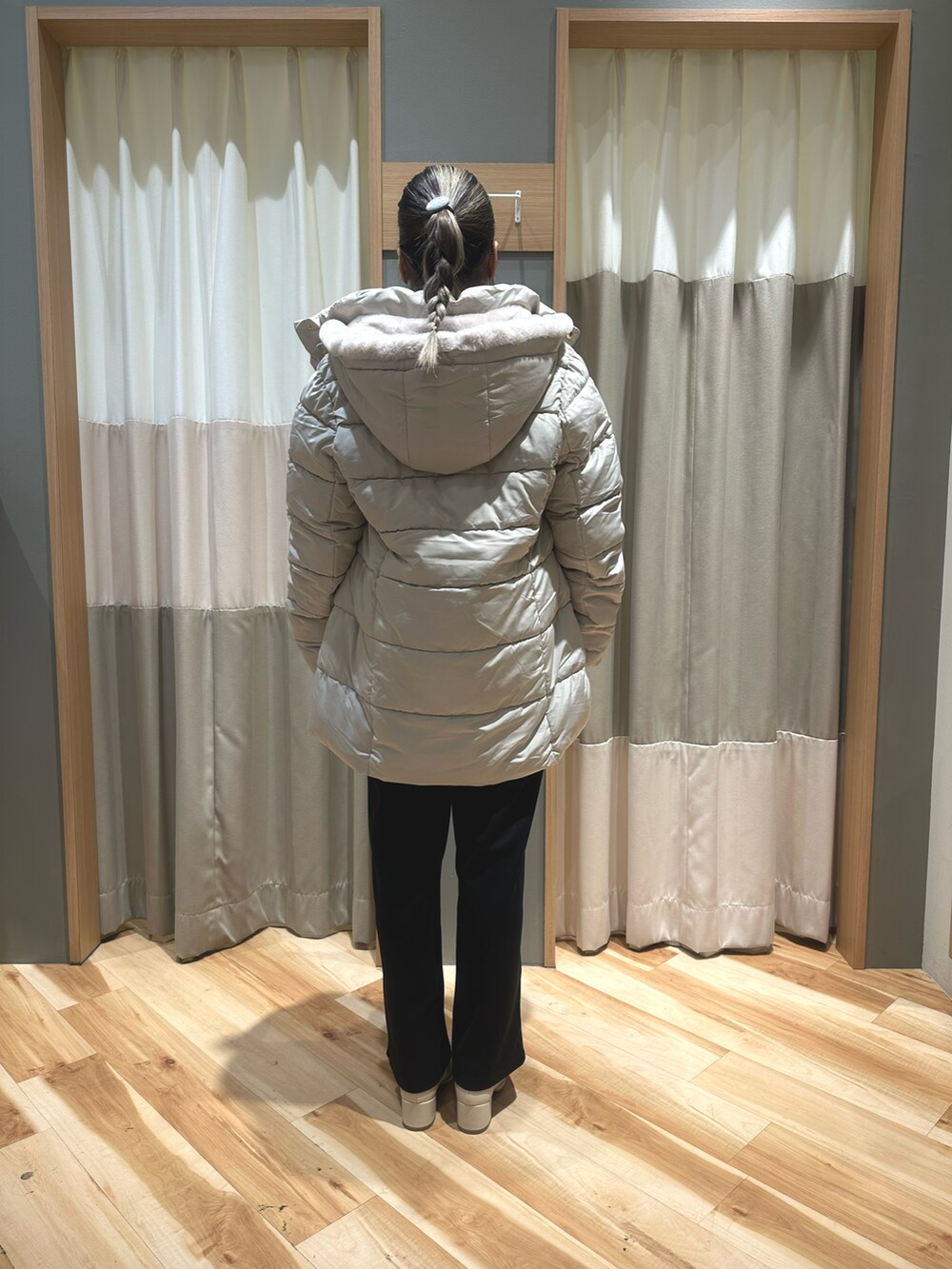 「冬、冬コーデ、低身長コーデ、あったかコーデ、おでかけコーデ、大人女子、低身長女子、155cm、骨格ストレート、おしゃれさんと繋がりたい、Samansa Mos2 blue、サマンサモスモスブルー」｜「Samansa Mos2 blueのアイテム（ジャケット/アウター、ベージュ系）」を使った、るぴさん（レディース・155cm）の冬コーディネートの3枚目の写真
