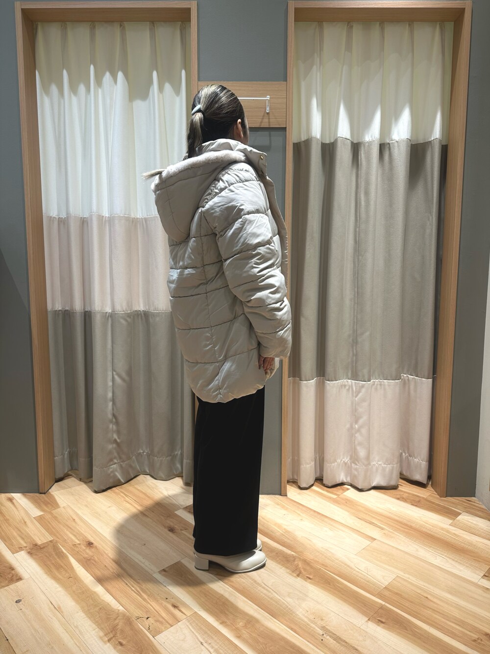 「冬、冬コーデ、低身長コーデ、あったかコーデ、おでかけコーデ、大人女子、低身長女子、155cm、骨格ストレート、おしゃれさんと繋がりたい、Samansa Mos2 blue、サマンサモスモスブルー」｜「Samansa Mos2 blueのアイテム（ジャケット/アウター、ベージュ系）」を使った、るぴさん（レディース・155cm）の冬コーディネートの4枚目の写真