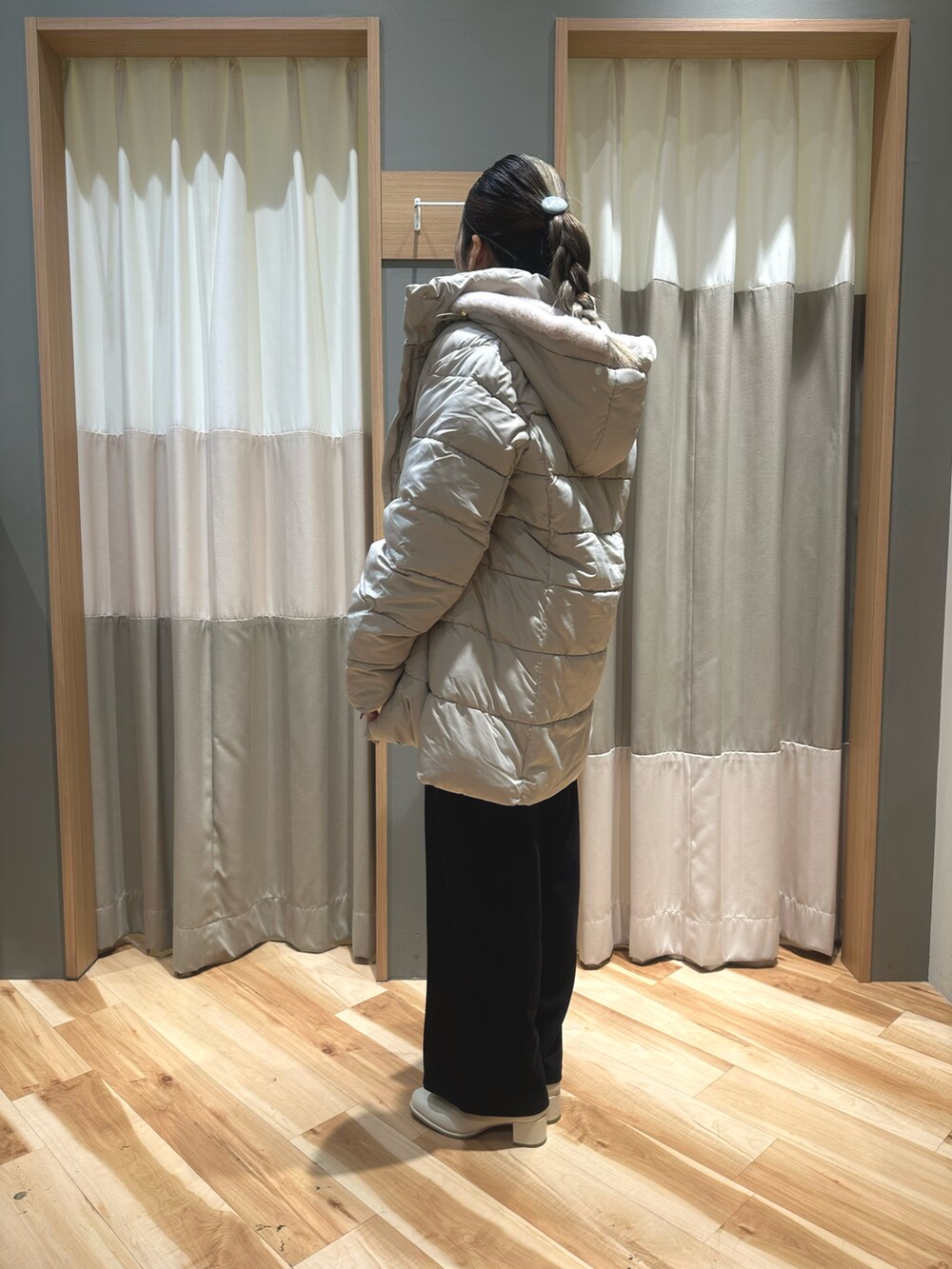 「冬、冬コーデ、低身長コーデ、あったかコーデ、おでかけコーデ、大人女子、低身長女子、155cm、骨格ストレート、おしゃれさんと繋がりたい、Samansa Mos2 blue、サマンサモスモスブルー」｜「Samansa Mos2 blueのアイテム（ジャケット/アウター、ベージュ系）」を使った、るぴさん（レディース・155cm）の冬コーディネートの2枚目の写真