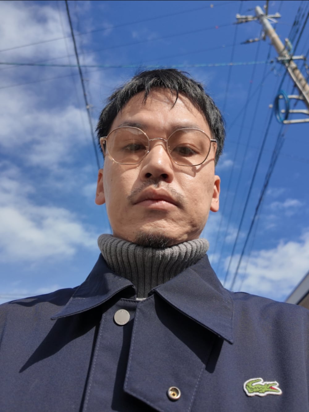 「メンズファッション、ローファー、今日のコーデ、大人カジュアル、古着、古着MIX、ベイカーパンツ、ラコステ、タートルネックニット、タートルネック、ナダル、サングラス、ニット」｜「FREAK'S STOREの六角形フレームサングラス/ラウンド/3012（サングラス、ブラウン系）」を使った、九条∞(くじょうえいと)さん（メンズ・168cm）の秋コーディネートの4枚目の写真