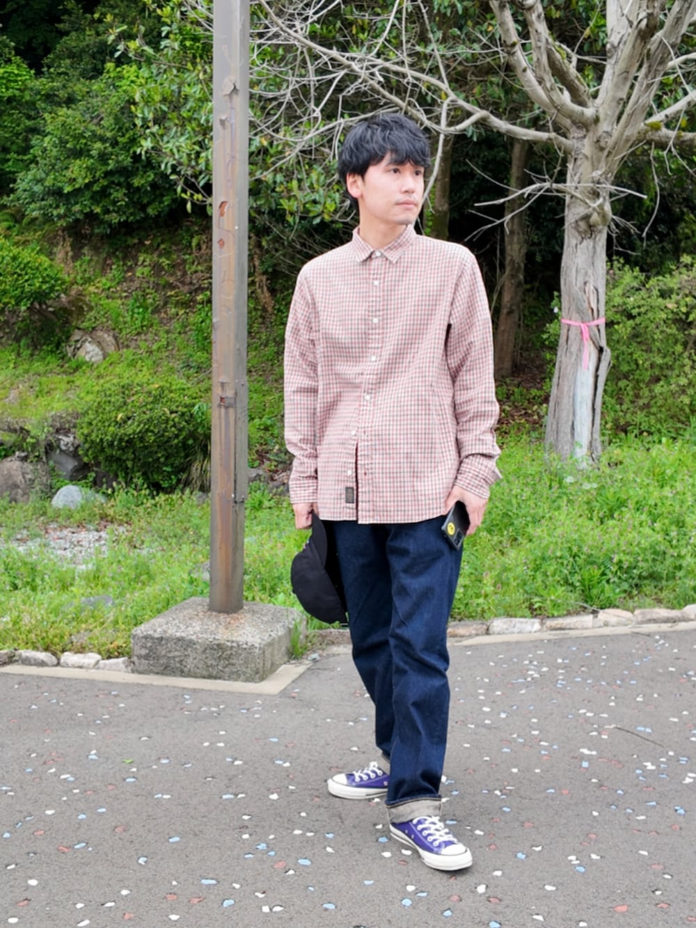 「メンズファッション、休日コーデ、今日のコーデ、バンドT、pavement、デニム、キャップ、チェックシャツ、ペンドルトン、西海岸、L.A、古着、古着MIX」｜「PENDLETONのチェックシャツ / size L　それほど古くない 00年代（シャツ/ブラウス、ベージュ系）」を使った、九条∞(くじょうえいと)さん（メンズ・168cm）の春コーディネートの4枚目の写真
