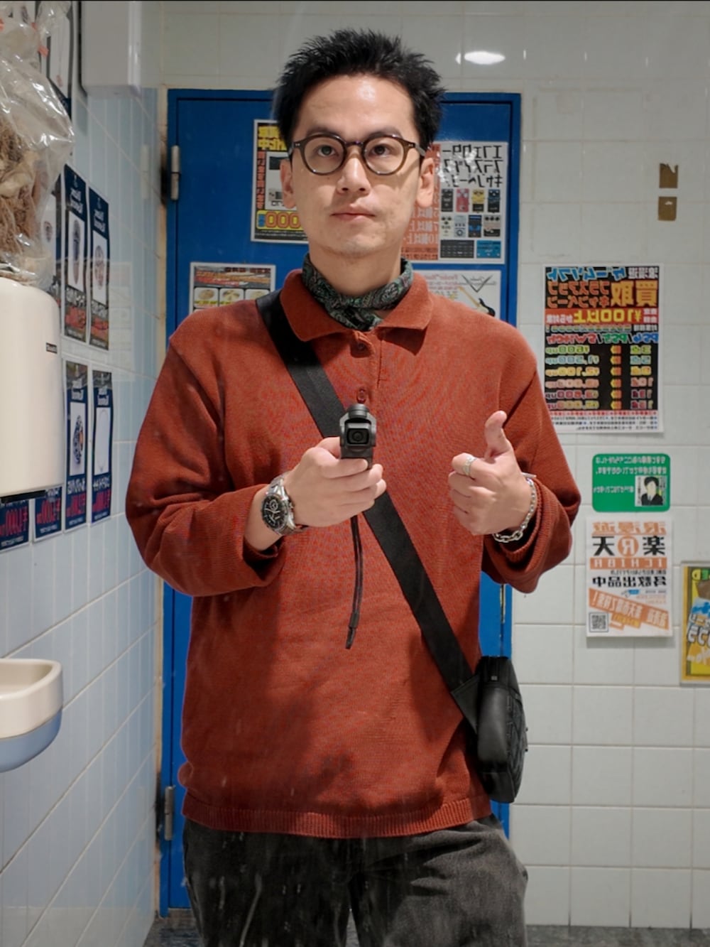 「秋っぽコーデ更新中、秋色、メンズファッション、お洒落さんとつながりたい、今日のコーデ、大人カジュアル、休日コーデ、シンプル、ポロニット、南佳孝、チェック、ナード、oldskool」｜「Steven AlanのGASS LONG SLEEVE POLOSHIRT /ニットポロシャツ（ポロシャツ、レッド系）」を使った、九条∞(くじょうえいと)さん（メンズ・168cm）の秋コーディネートの5枚目の写真