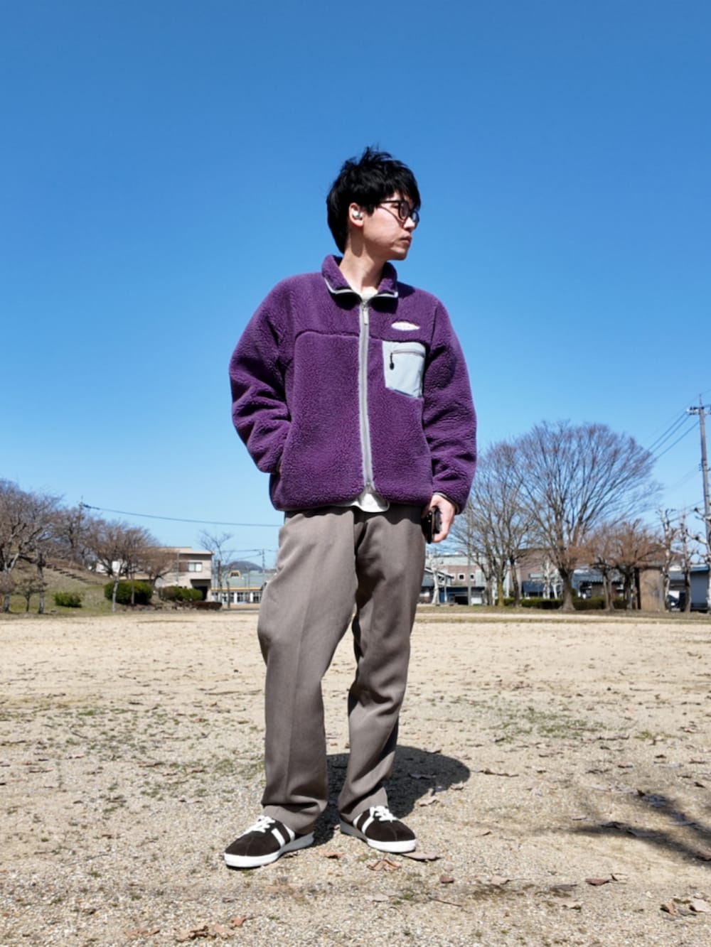 「古着MIX、メンズファッション、アクションスラックス、リーバイス、スラックス、古着、お洒落さんとつながりたい、大人カジュアル、今日のコーデ、ロンT、カットソー、ブラウン、眼鏡、メガネ男子、ボアフリース」|「Levi'sの90s ACTION SLACKS made in USA(スラックス、ベージュ系)」を使った、九条∞(くじょうえいと)さん(メンズ・168cm)の春コーディネートの3枚目の写真