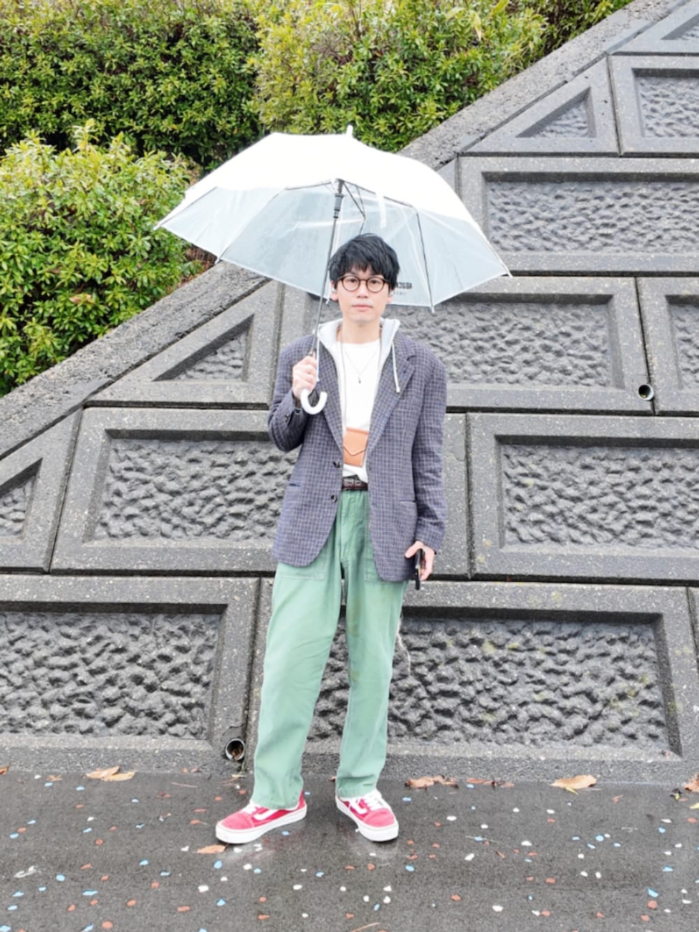 「今日のコーデ、メンズファッション、大人カジュアル、テーラードジャケット、古着、古着MIX、VANS、ベイカーパンツ、ビンテージ、メガネ男子、眼鏡、サーマル、パーカー、スウェットパーカー」|「SOPHNET.のBLENDED WOOL CLASSIC 2BUTTON JACKET(テーラードジャケット、ブルー系)」を使った、九条∞(くじょうえいと)さん(メンズ・168cm)の春コーディネートの2枚目の写真