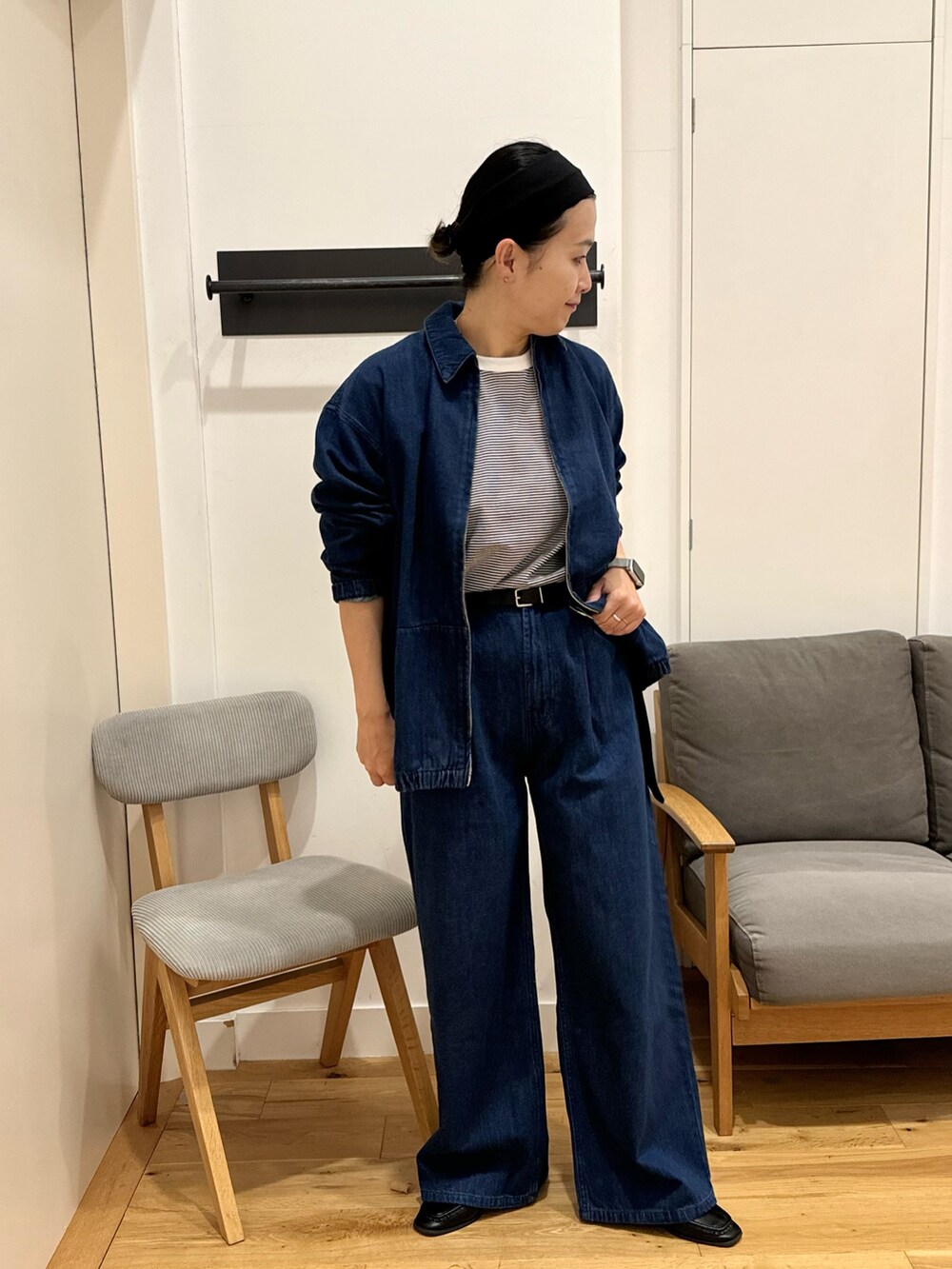「レイヤードスタイル、お出かけコーデ、デニム、セットアップ、ボーダー、秋服準備はじめました、upper hights、Grow Organic、40代ファッション、アラフォー」|「URBAN RESEARCH DOORSのDenim Tuck Wide Pants(デニムパンツ、ブルー系)」を使った、クボさん(レディース・161cm)の夏コーディネートの2枚目の写真