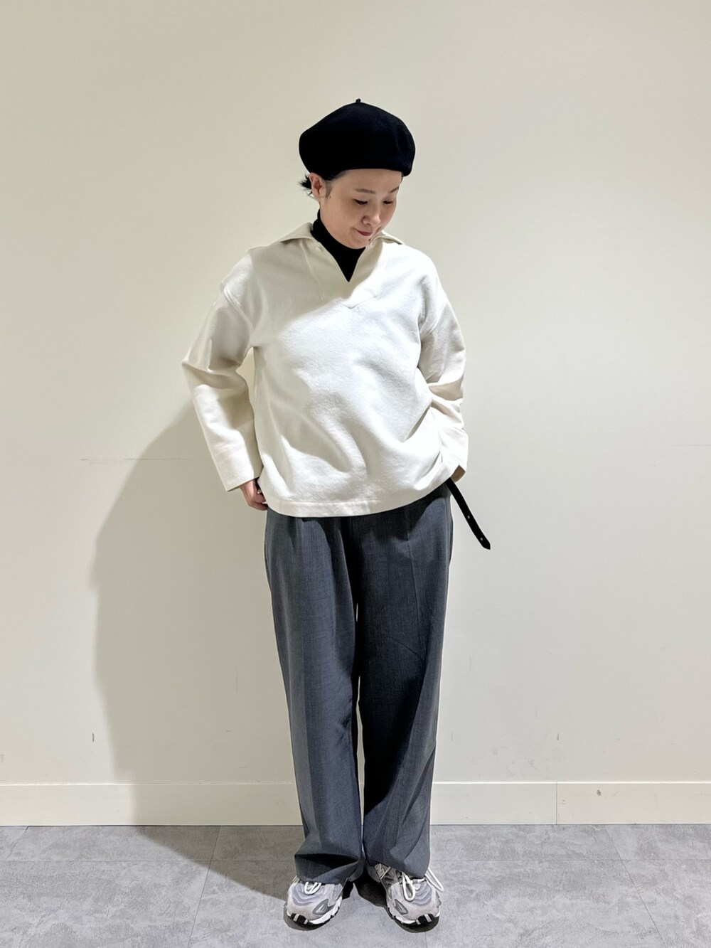 「クリスマスに着たい服、最近のいい感じコーデ、タートルネック、モノトーン、冬コーデ、かぐれ、40代ファッション、アラフォー」｜「かぐれのウールコットンセーラープルオーバー（その他トップス、ホワイト系）」を使った、クボさん（レディース・161cm）の冬コーディネートの2枚目の写真