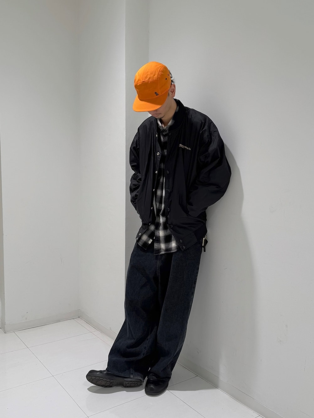 「arth、ジェットキャップ、パラフィン加工、カジュアル、ストリート、アメカジ風」｜「arthのarth  Paraffin JetCap / アース（キャップ、オレンジ系）」を使った、おたけさん（メンズ・180cm）の冬コーディネートの2枚目の写真