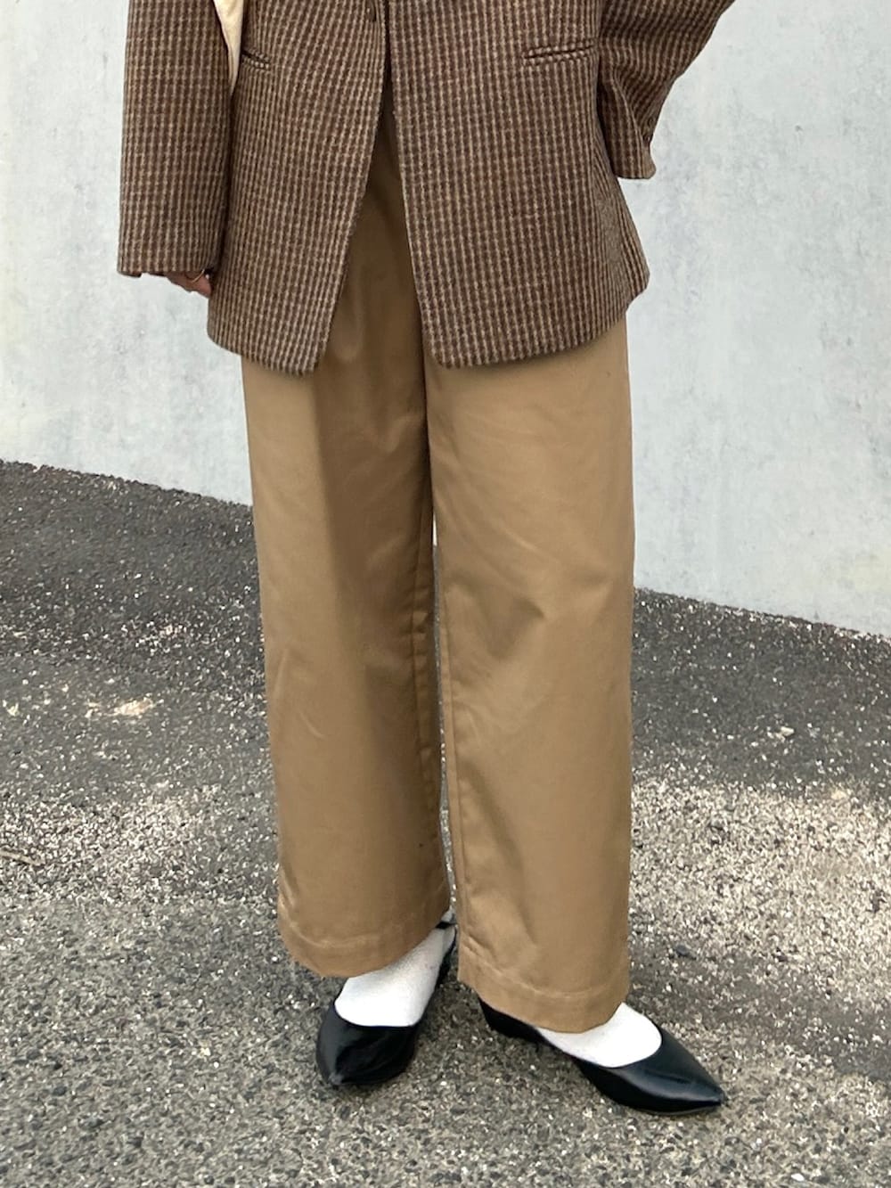 「ジャケットスタイル、テーラードジャケット、チェック、チノパン、シンプルコーデ、ニット、トートバッグ、メガネ女子、プチプラ、クリスマスに着たい服、マイベストコーデ2024、1chaku、イッチャク、マルチサイズ、PR」｜「TODAYFULのWool100% Check Jacket（テーラードジャケット、イエロー系）」を使った、𝚔𝚘𝚌𝚘𝚊さん（レディース・160cm）の冬コーディネートの3枚目の写真