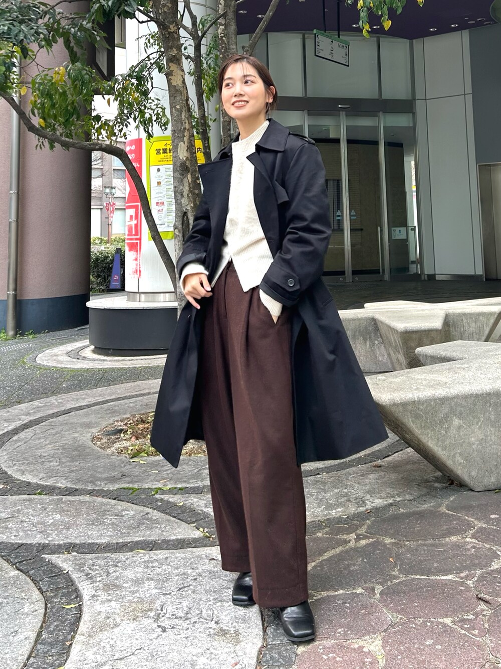 「似合うラボに行こう、今日のコスメと服、ブーツ、プチプラ、トレンチコート、ニット、大人カジュアル、ハーフジップ、レイヤードスタイル、休日スタイル、春服みてみて、モノトーン、春アウター、春コーデ、オフィスカジュアル」|「AMELYのハーフジップニット(ニット/セーター、ベージュ系)」を使った、𝚔𝚘𝚌𝚘𝚊さん(レディース・160cm)の冬コーディネートの3枚目の写真