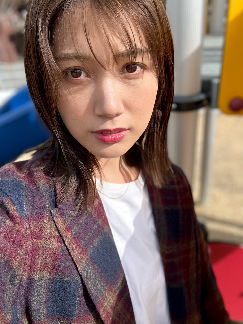 「ジャケット、チェック、デニム、ローファー、ハンドバッグ、オフィスカジュアル、休日スタイル、春コーデ、ロンT、今日のコスメと服、カラーメイク、プチプラ、きれいめカジュアル、大人カジュアル、シンプルコーデ」|「TOMORROWLAND のガーゼウール チェック ダブルブレステッド4Bジャケット Zanieri(テーラードジャケット、ブルー系)」を使った、𝚔𝚘𝚌𝚘𝚊さん(レディース・160cm)の冬コーディネートの2枚目の写真