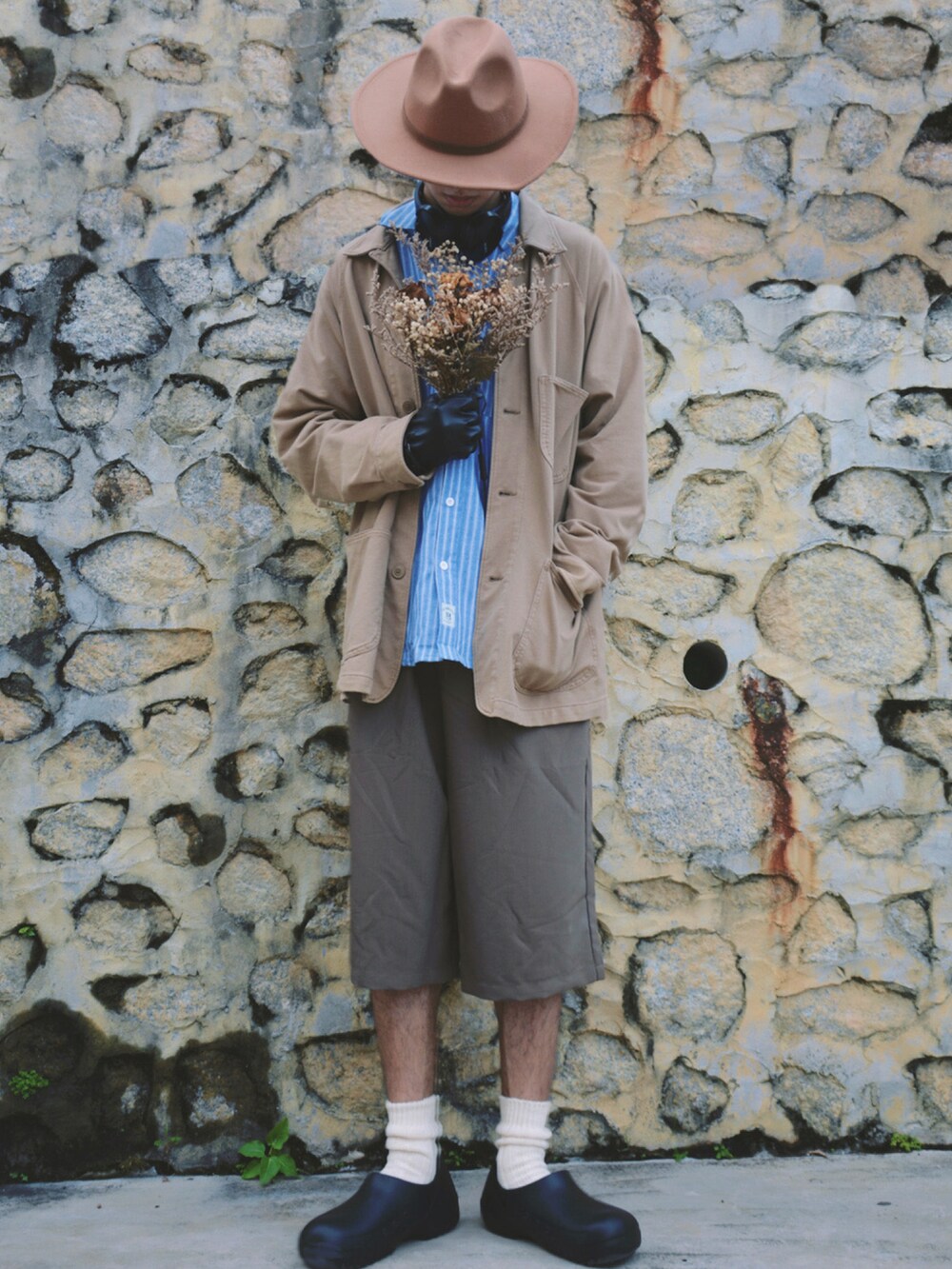 「ビッグシルエット、vintage、UNIQLO、summer、オーバーサイズ、休日スタイル、プチプラ、春アウター、きれいめカジュアル、ootd、シティーボーイ、黒スキニー、今日のコーデ、WEARBOOKエントリー、日系休闲」｜「UNIQLOのウォッシュジャージーワークジャケット（ブルゾン、ベージュ系）」を使った、Jack_in_dahouseさん（メンズ・180cm）の秋コーディネートの2枚目の写真
