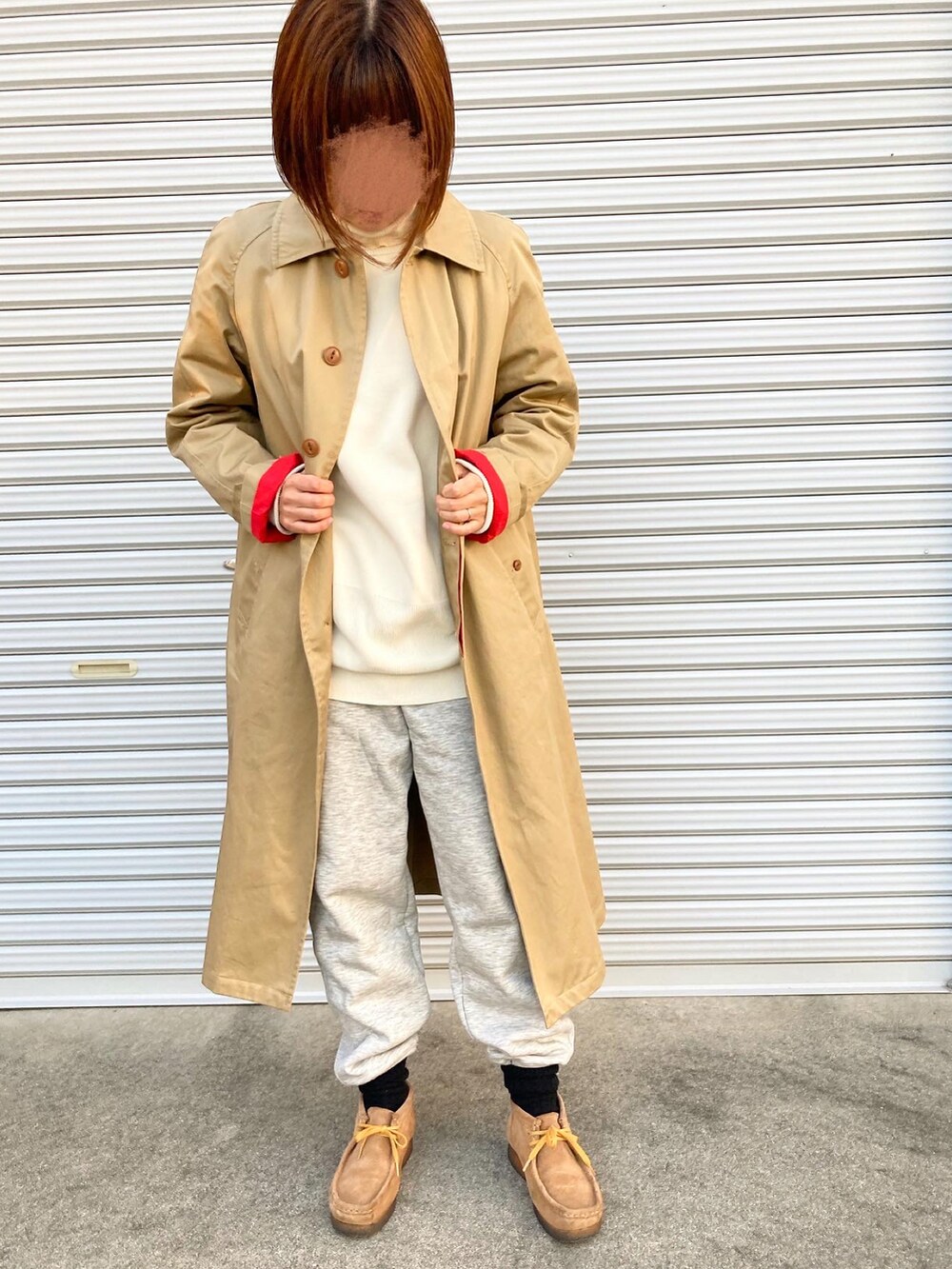 「着回しコーデ、休日スタイル、お洒落さんとつながりたい、ユニクロ、スウェットパンツ、クラークス、カジュアル、リラックスコーデ」｜「UNIQLOのアイテム（スウェットパンツ、グレー系）」を使った、puuuupiiii2720さん（レディース・158cm）の冬コーディネートの2枚目の写真
