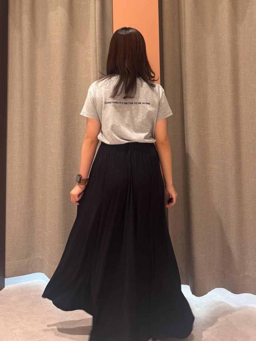 「淡色コーデ、新作、きれいめカジュアル、女子ウケ、着痩せ・細見え、ガーリー、ローリーズスタイル_LOWRYS FARM、着痩せ、LOWRYS FARM」｜「LOWRYS FARMのポインテッドナローサンダル  287486（サンダル、ブラック系）」を使った、ことさん（レディース・155cm）の夏コーディネートの3枚目の写真