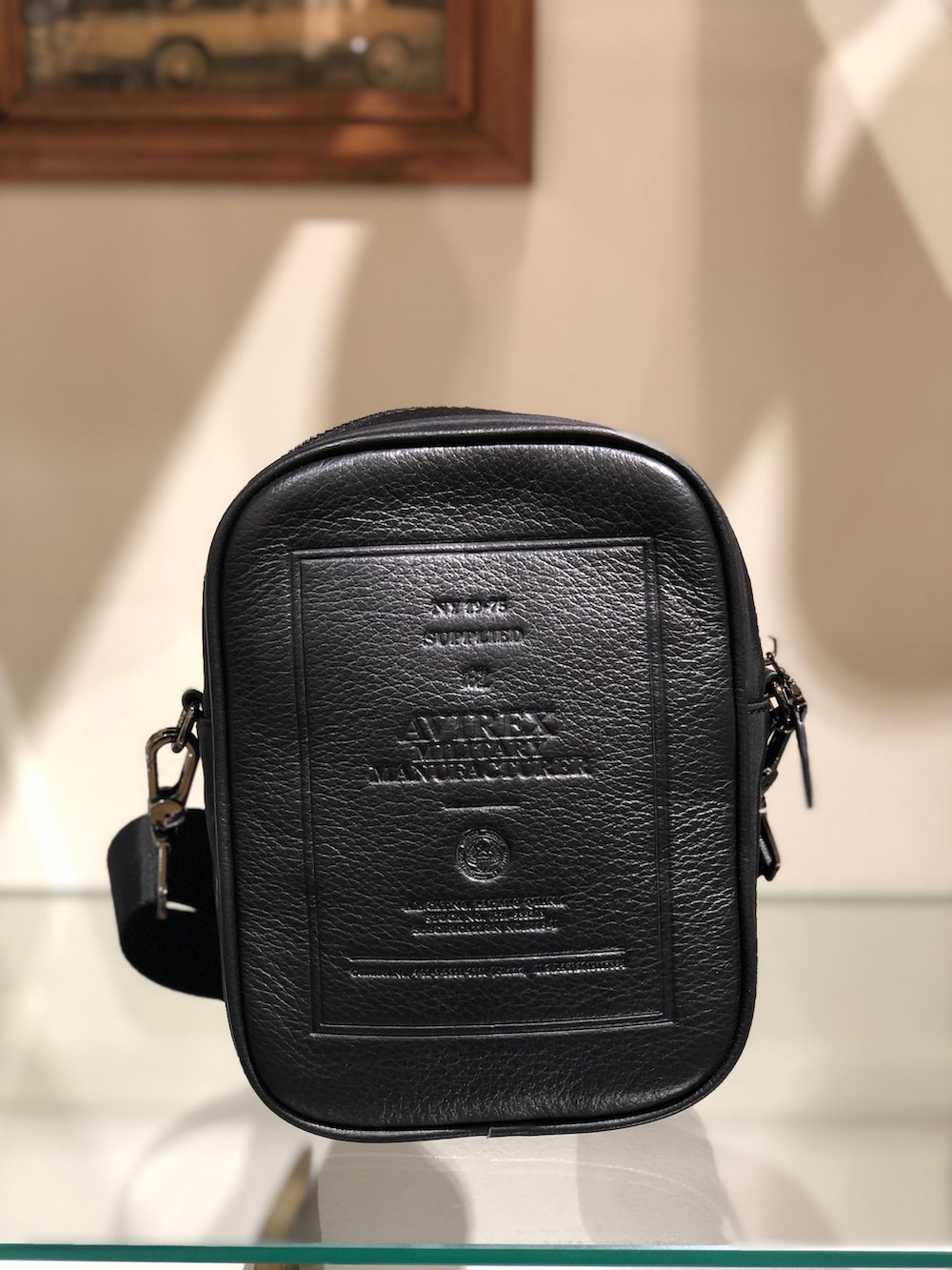 「ブラウス、ホワイト、キャップ、ロングスカート、ニューエラ、ニットスカート、ootd、レザーバッグ、ポシェット、ママファッション」｜「AVIREXの【× NEW ERA】MLB × AVIREX 9サーティ ホワイトソックス ベースボール キャップ / 9THRTY WHITE SOX BASEBALL CAP（キャップ、ブラック系）」を使った、mihotakematsuさん（レディース・156cm）の夏コーディネートの3枚目の写真