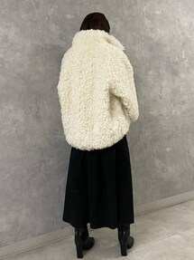 クリンプエコファーブルゾンを使った人気ファッションコーディネート