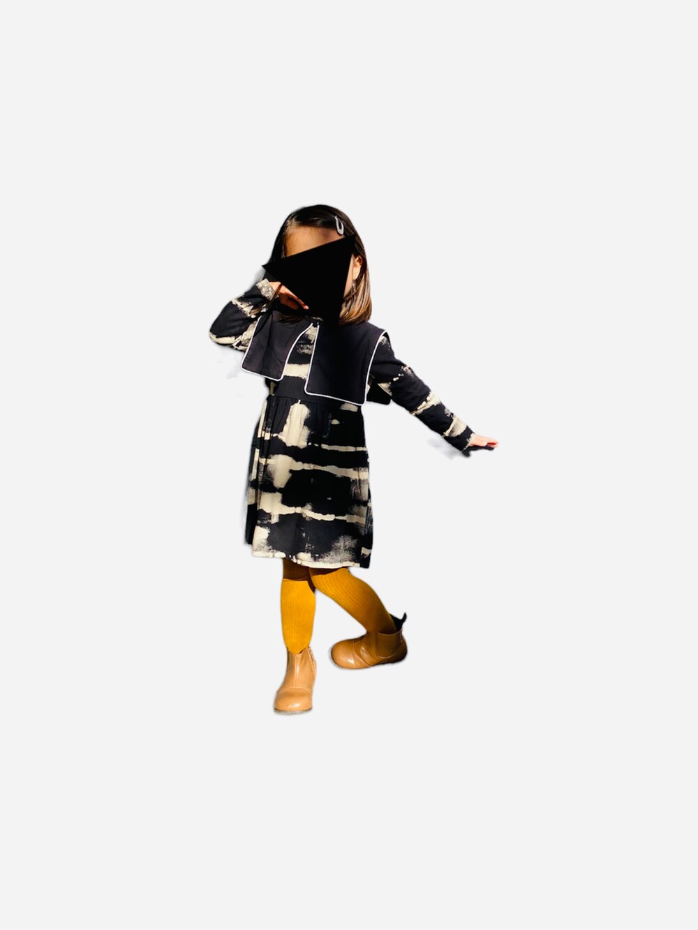 「キッズファッション、キッズコーデ、4歳、ワンピース」｜「GLOBAL WORKのアイテム（ジャケット/アウター、ブラック系）」を使った、sheさん（キッズ・100cm）の冬コーディネートの2枚目の写真