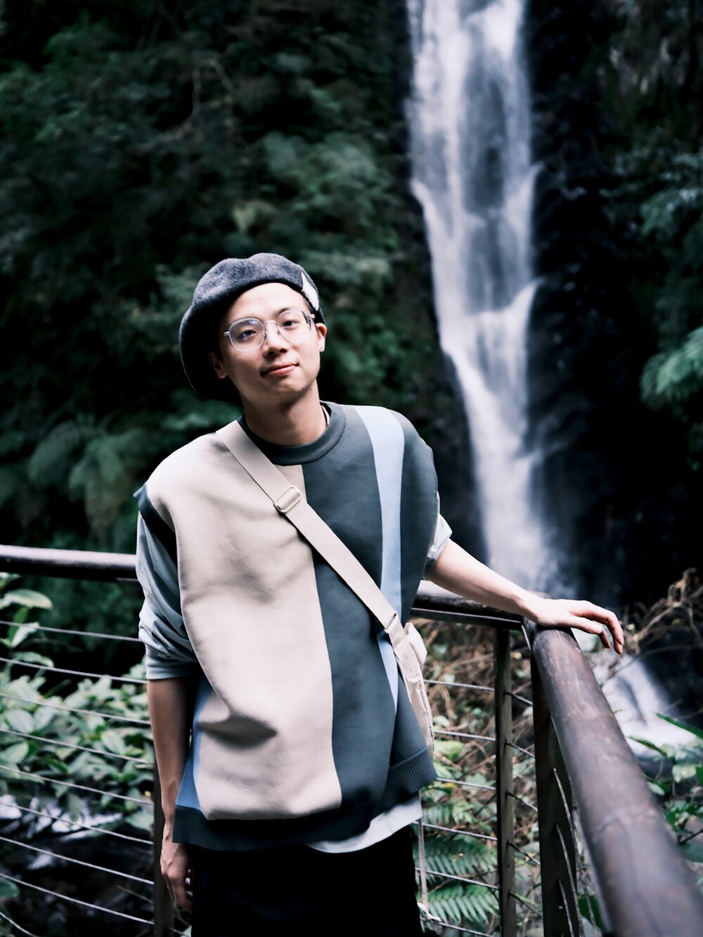 「niko and ...、GU、New Balance、THE H.W. DOG&CO.、UNIQLO、山登りスタイル」｜「GUのアイテム（チノパンツ、ブラック系）」を使った、jamesliu😃さん（メンズ・171cm）の春コーディネートの2枚目の写真
