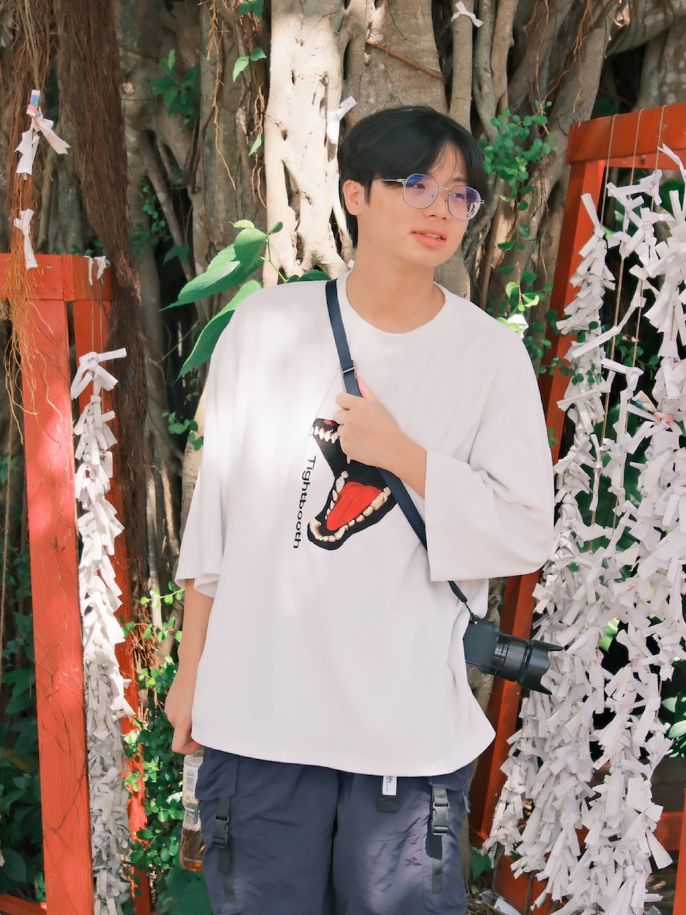 「Okinawa、TIGHTBOOTHPRODUCTION」｜「TIGHTBOOTH PRODUCTIONのアイテム（Tシャツ/カットソー、ホワイト系）」を使った、jamesliu😃さん（メンズ・171cm）の冬コーディネートの2枚目の写真