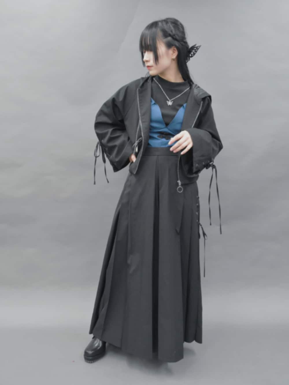「axes femme、axes femme POETIQUE、低身長、低身長コーデ、低身長女子、モード、モード系、モードストリート、セットアップ、セットアップスタイル」｜「axes femme POETIQUEのバックルベルトシューズ（パンプス、ブラック系）」を使った、ありさん（レディース・155cm）の冬コーディネートの3枚目の写真