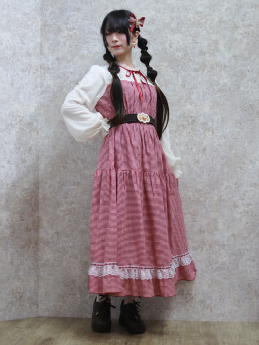 「axes femme、axes femme POETIQUE、低身長、低身長コーデ、低身長女子、ブルゾンコーデ、ガーリーコーデ、ガーリー、ガーリースタイル」|「axes femme POETIQUEのガトー・フレーズイヤリング(イヤリング、レッド系)」を使った、ありさん(レディース・155cm)の冬コーディネートの3枚目の写真