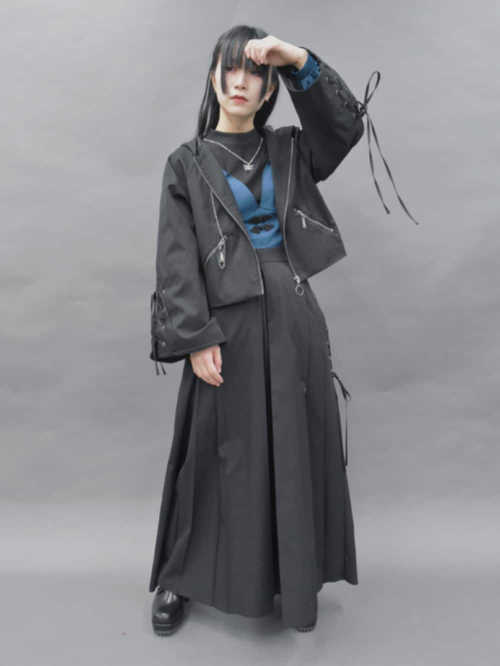 「axes femme、axes femme POETIQUE、低身長、低身長コーデ、低身長女子、モード、モード系、モードストリート、セットアップ、セットアップスタイル」｜「axes femme POETIQUEのバックルベルトシューズ（パンプス、ブラック系）」を使った、ありさん（レディース・155cm）の冬コーディネートの2枚目の写真