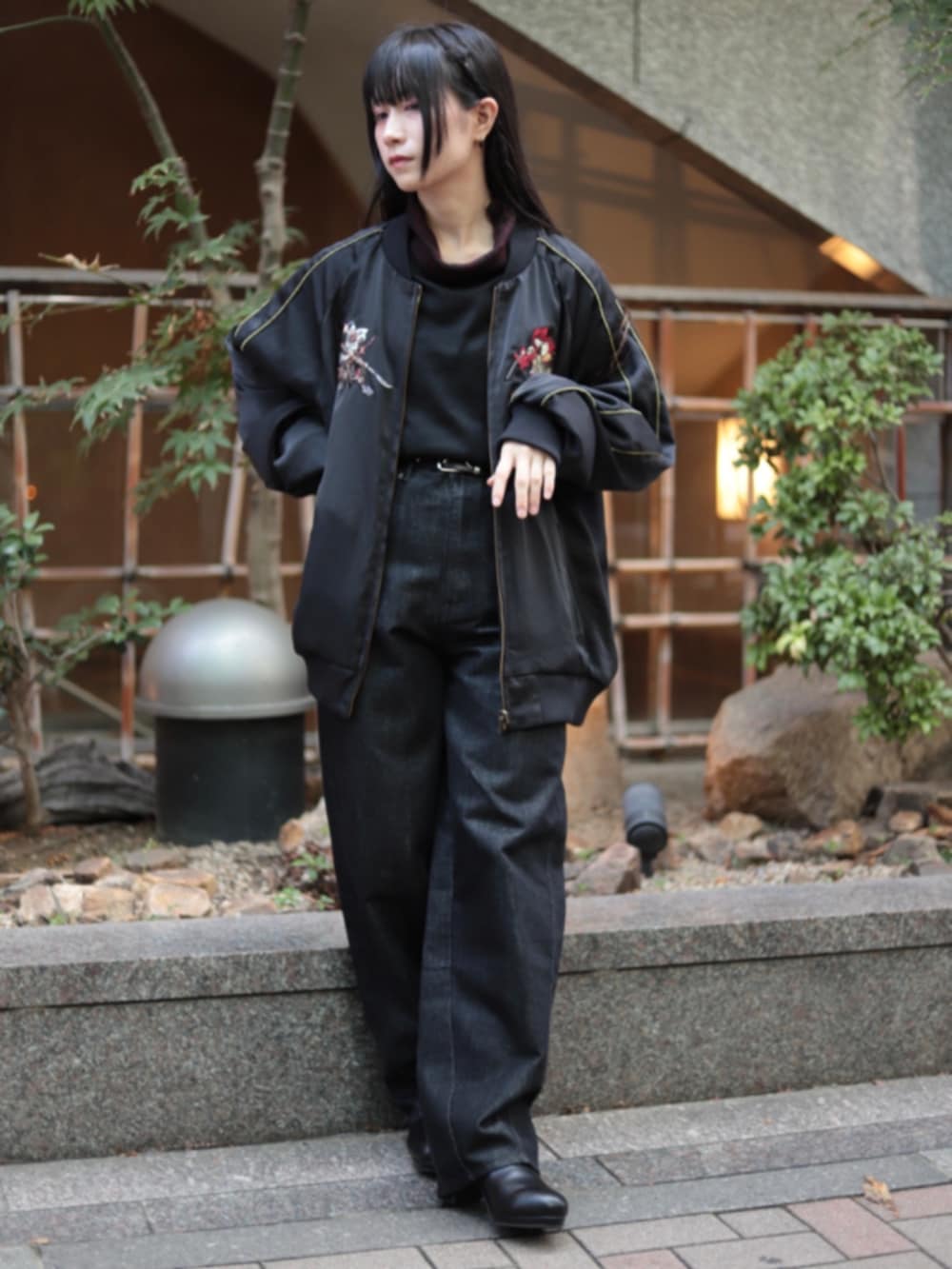 「axes femme、AXES-X、Fickle Bebe、低身長、低身長コーデ、デニム、秋コーデ、テーマパークコーデ、ハロウィン、お出かけコーデ、ブーツ、ブルゾン」｜「axes femmeのキルティング切替ブーツ（ブーツ、ブラック系）」を使った、ありさん（レディース・155cm）の秋コーディネートの2枚目の写真