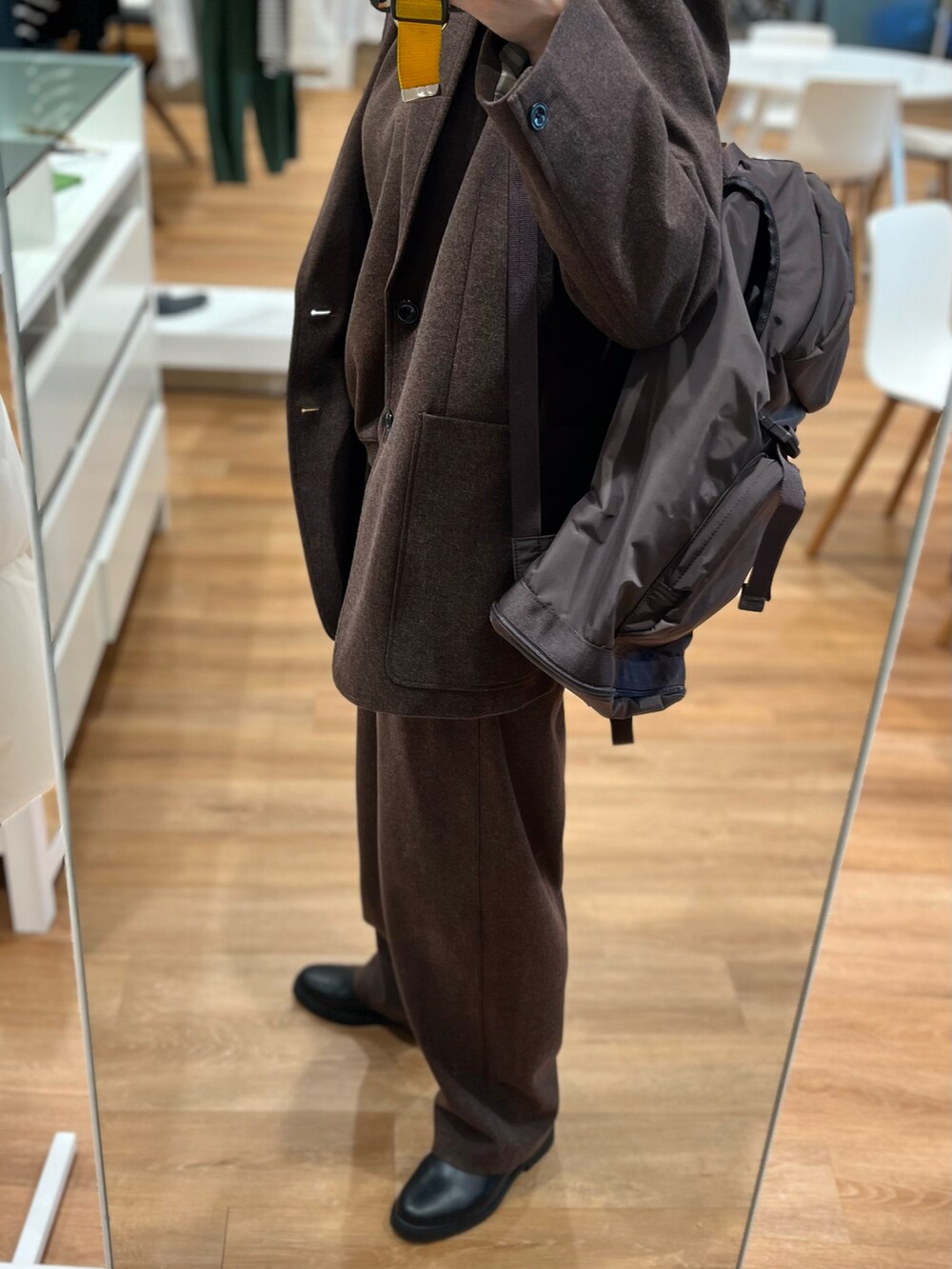 「PR、UNIQLO、UNIQLO U、上下UNIQLO、秋コーデ、ママコーデ、高身長コーデ、バックパック、ワントーンコーデ、セットアップ、ジャケットスタイル、ブラウンコーデ」｜「UNIQLOのアイテム（ジャケット/アウター、ブラウン系）」を使った、みーさん（レディース・171cm）の秋コーディネートの3枚目の写真