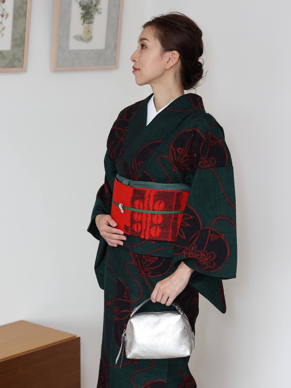 「着物、着物コーデ、着物女子、きもの、きものコーディネート、アラフォー、ママコーデ、ママファッション、休日スタイル」｜「GIANNI CHIARINIのアリファ S（ショルダーバッグ、シルバー系）」を使った、MIKAさん（レディース・161cm）の秋コーディネートの2枚目の写真