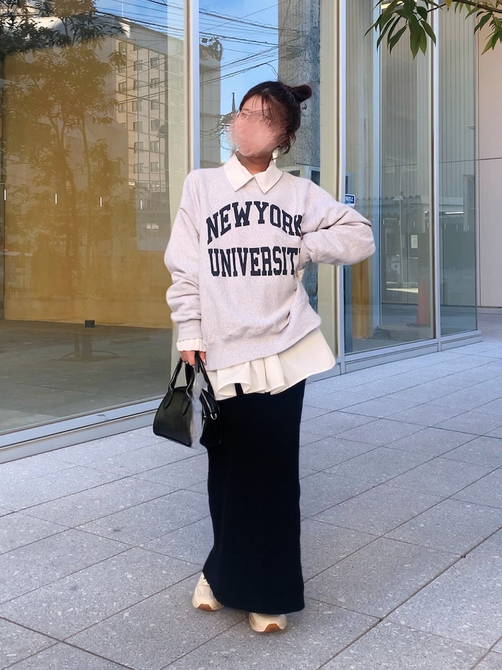 「レイヤードスタイル、休日スタイル、楽チンコーデ、春服、スカートコーデ、ラクチンコーデ、大人女子、キレイめカジュアル、春夏コーデ、ラフコーデ、身長150-152cm、身長147-149cm、イエベ春、低身長コーデ、低身長」｜「Futier landのリブロングナロースカート（スカート、ブラック系）」を使った、LUNAさん（骨格ナチュラル・レディース・150cm）の冬コーディネートの2枚目の写真